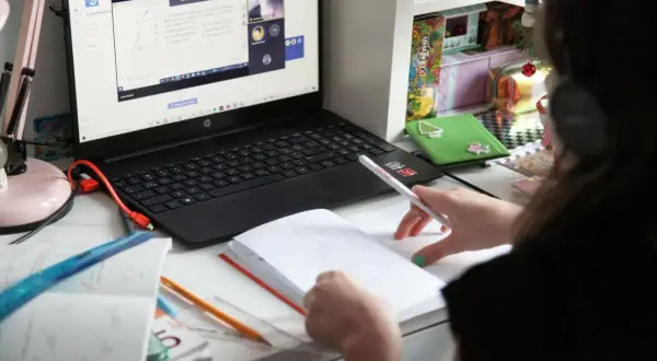 Czy nauka zdalna wróci na uczelnie? Przepisy i przyszłość studiów